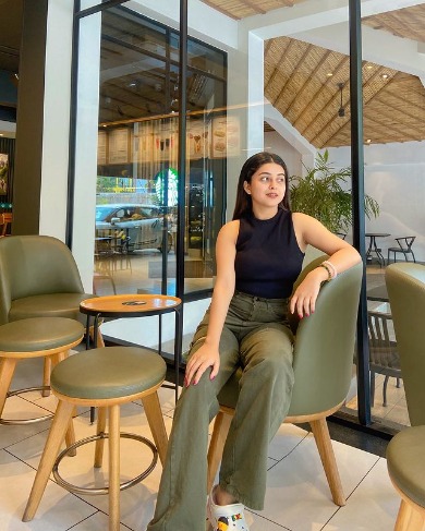 Call Girls service in Bandra